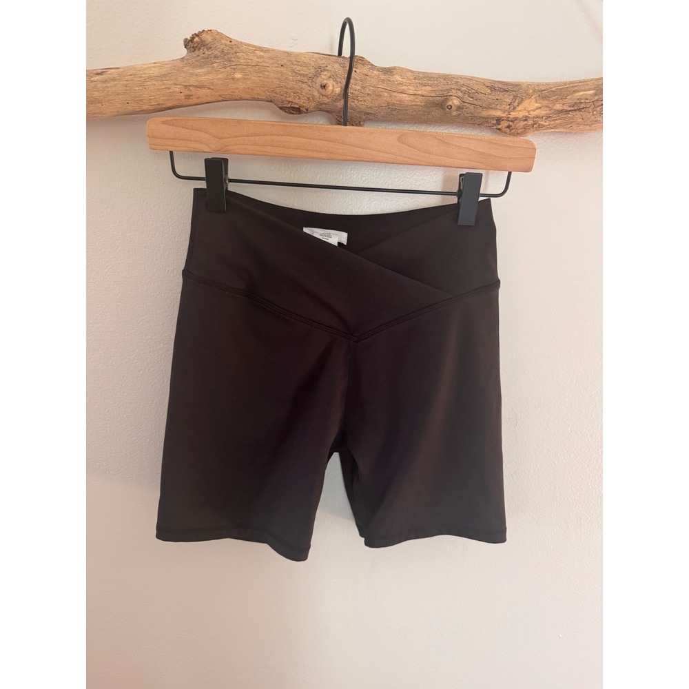 Garage Women Black V-Front Crossover Waistband Biker Shorts High Rise XS
